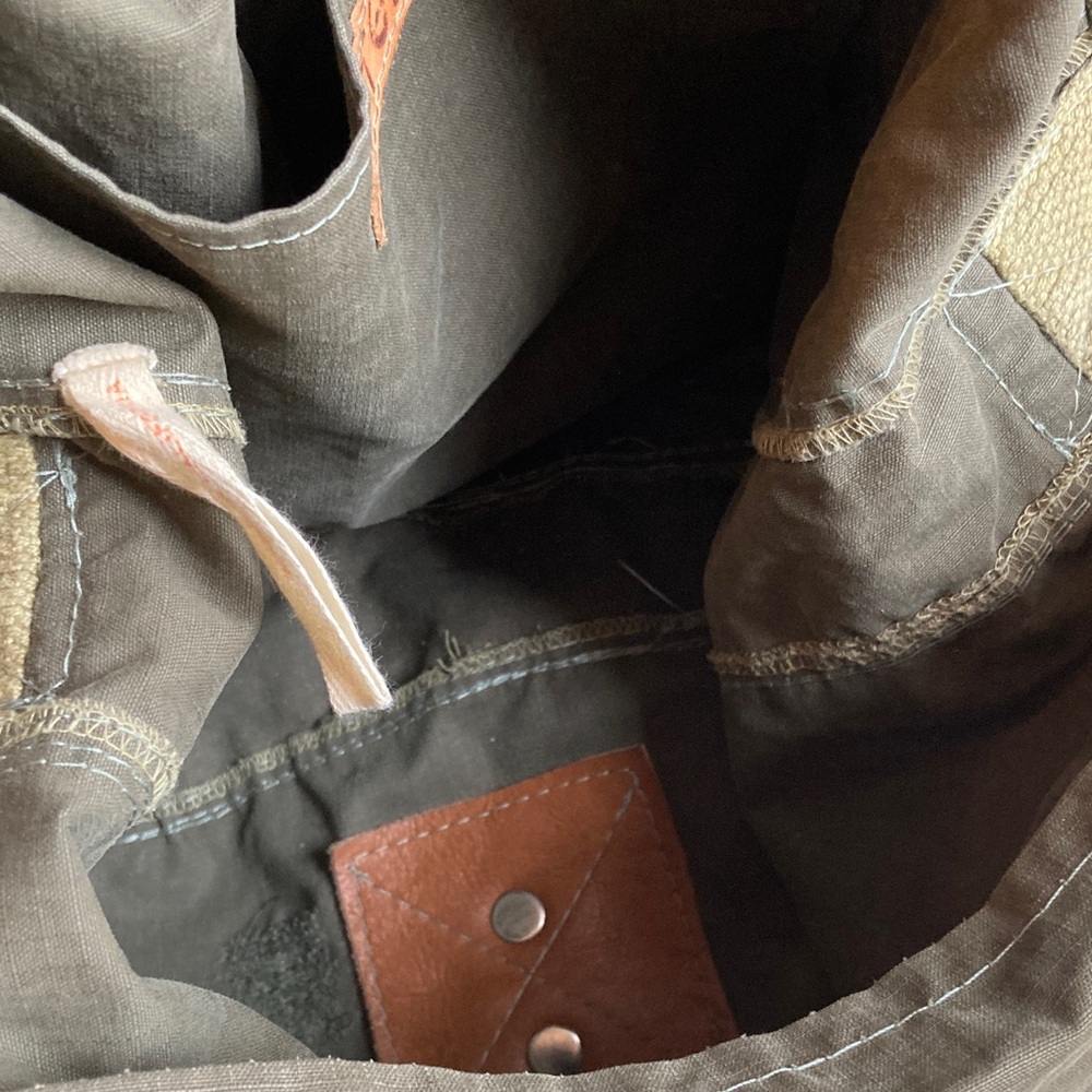 LAST CALL!! TOTEM SALVAGED Large Hobo Crossbody Serape and Canvas Bag - EUC - Picture 5 of 11